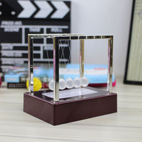 Newton Cradle Projection Lamp