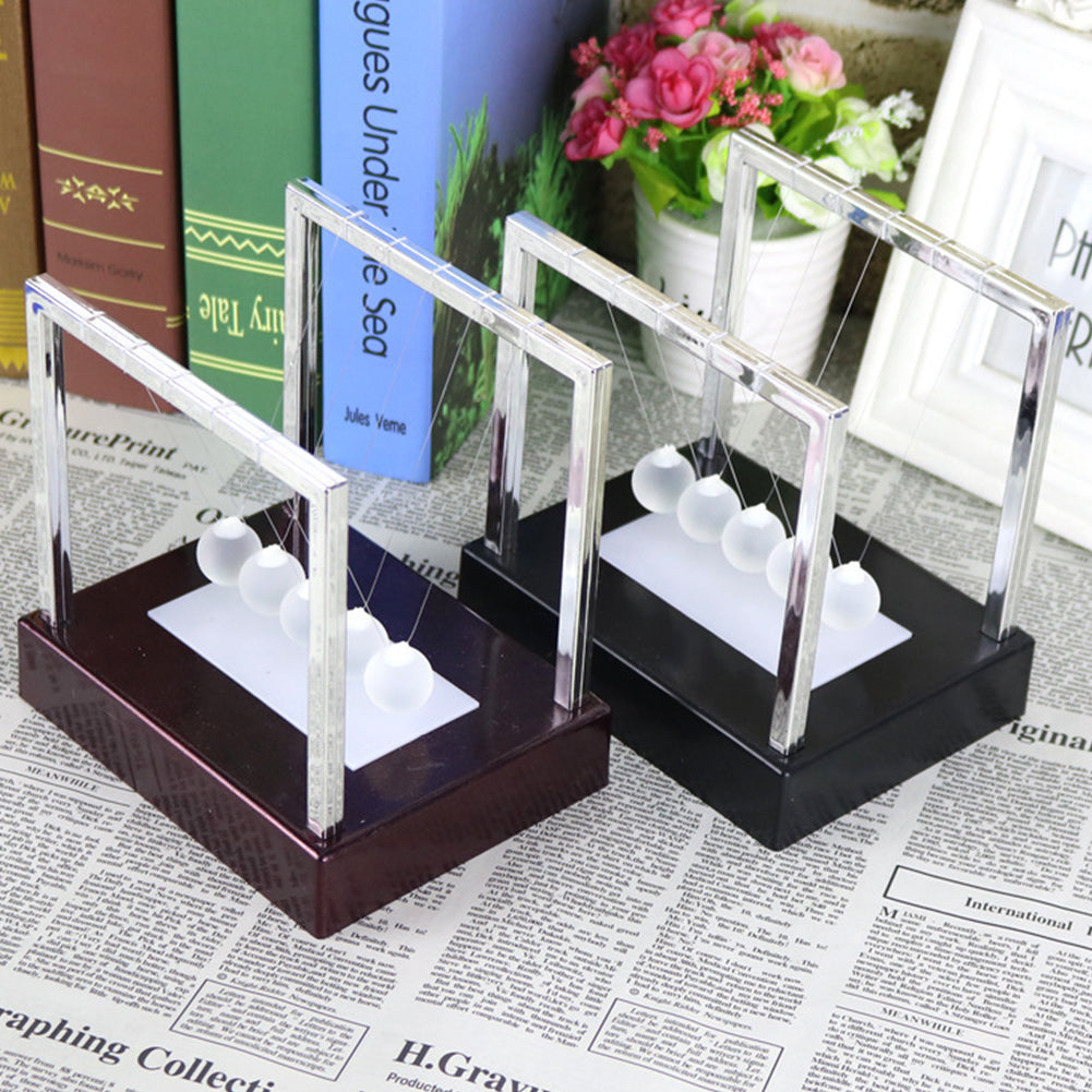 Newton Cradle Projection Lamp